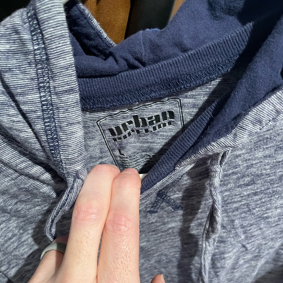 Lightweight navy blue hoody - Picture 2 of 2